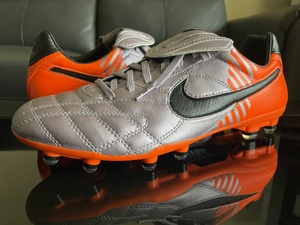 耐克传奇3足球鞋