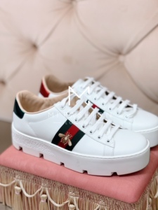 mi fashion gucci古驰女士蜜蜂刺绣厚底系带小白鞋运动休闲鞋