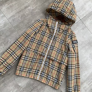 burberry/巴宝莉 21ss防晒衣服衬女士格子连帽轻薄外套户外风衣