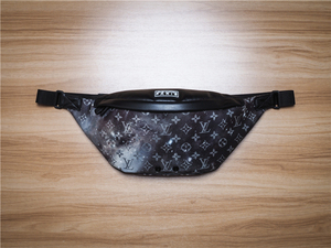 【现货】louis vuitton lv bumbag 银河星空渐变logo腰包 m44444