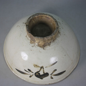 金磁州窑白釉黑花碗图片