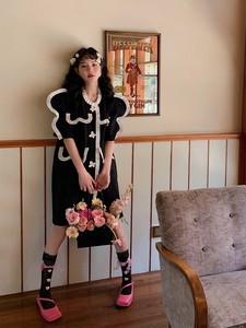 高级感泡泡袖法式原创设计女装小众2024夏季气质赫本风连衣裙子女