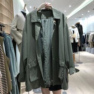 初唯外套女