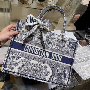 dior迪奥book托特包tote老花刺绣帆布动物园单肩手提包购物袋女包