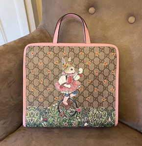 现货gucci 古驰 yuko higuchi联名限定款 兔子印花儿童包