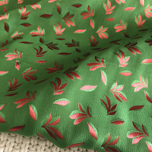 苏州产传统连衣裙衬衣旗袍绿色留香皱叶子提花桑蚕丝真丝服装布料