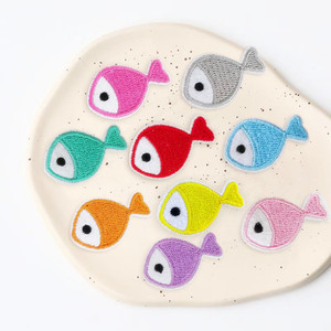 小鱼儿衣服装饰贴布贴花刺绣卡通3m胶自粘胶年年有余鱼水情深彩鱼