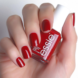 大红指甲油正红色