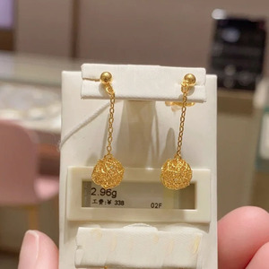 周大福代购耳线