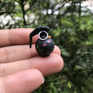 正版散货 仿真玩具小号手雷 手榴弹 手办配件摆件 手工diy素材