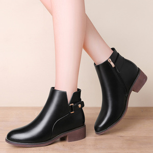 迪兰朵莉女鞋官方旗舰店红草帽2018冬季新款女兆专柜正品短靴中跟