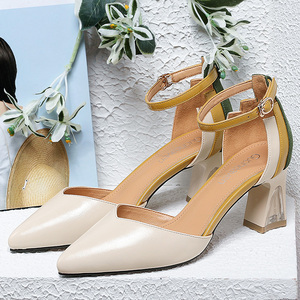 艾西女鞋官方旗舰店自由姿色2018新款冰女人一字扣带包头高跟凉鞋