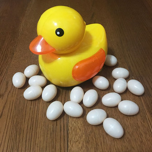 儿童仿真动物下蛋玩具会生蛋的小鸭子卡通黄鸭电动灯光下蛋鸭子