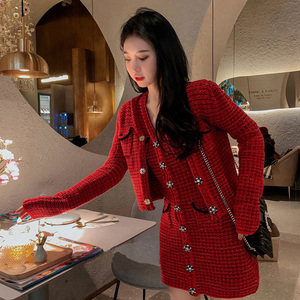 梦痕旗舰店天猫梦痕2021年早春新款女装穿搭配红色春节新年时尚毛衣