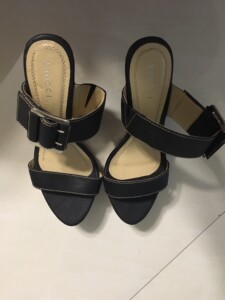 女士凉鞋马来西亚人肉背回来的,vincci本土品牌,皮面,鞋