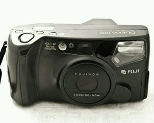 日本富士135mm胶片准专业级单反相机相机是纯日本产，胶片机