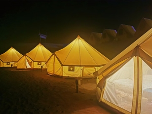 中卫腾格里沙里瓦沙漠情景体验酒店艺术家大床摩洛哥帐篷