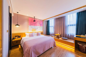 美豪酒店(宝鸡行政中心高铁南站店)一米阳光大床房