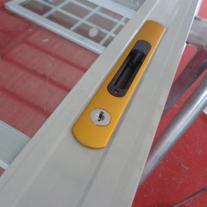 铝合金推拉窗门点锁一字锁纱窗锁成都金色银色锁门窗配件金钢网锁