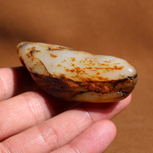 方言和田玉特惠精品俄籽料白玉原石无修无磨原皮色新品包邮e