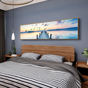 卧室画床尾挂画