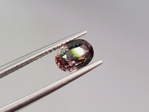 亚历山大变石原石