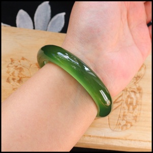 精品好玉57mm辽宁岫岩玉180料岫玉手镯深绿色冰透老料玉石玉镯