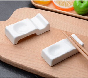 精致实用 两用筷枕筷托 酒店餐厅优质纯白陶瓷勺子托创意带柄筷架