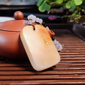 直播秒杀很美天然金丝玉籽料飘金花平安无事牌吊坠新疆戈壁料挂件