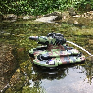 能变形水陆两栖遥控坦克车船战车可以发射水喷水会游泳的玩具车