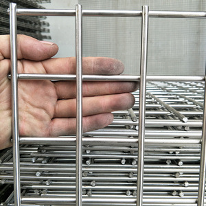 304不锈钢网片筛网平片焊接围栏网方孔防护钢丝网格定制加粗网片