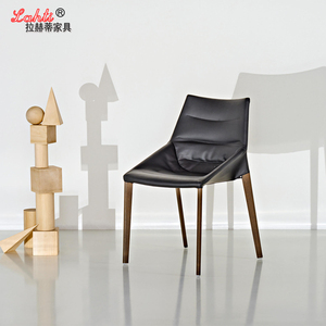 北欧椅子极简轻奢全皮休闲概述椅设计师家居小户型定型绵淑女餐椅