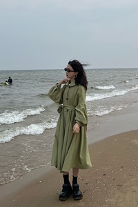 morning 莫宁绿色灯笼袖风衣女新款宽松收腰设计感单排扣秋季外套
