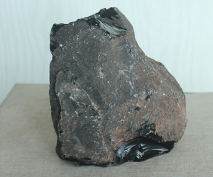 水玉冰魄天然黑曜石原石把玩矿标 摆件原矿毛料雕刻料实物