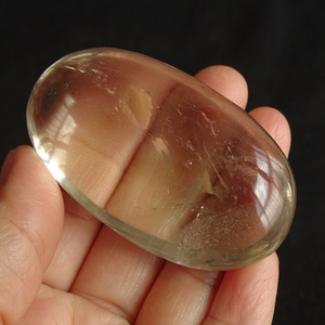 水玉冰魄天然白水晶手把件原矿把玩 烟晶原石 小摆件一物一图