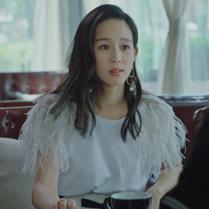 不说再见张钧甯欧可欣明星同款夏季白色短袖时尚拼接羽毛t恤上衣