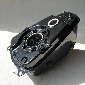 弯梁摩托车110油箱