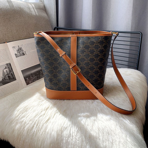 凯旋门水桶包老花大学生上课通勤包大容量女单肩高级感凯旋门包包