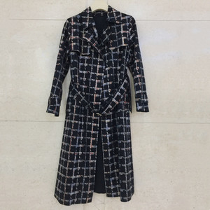 伊百丽新款风衣