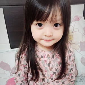 混血外国宝宝海报萌娃梨涡妹妹大眼睛娃娃贴画怀孕胎教画女宝宝