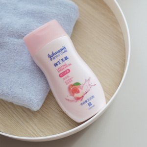 强生桃子味沐浴露