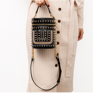 正品代购pinko品高燕子包20春夏新款复古铆钉圆筒包水桶包化妆包