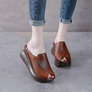 夏季女士纯皮坡跟凉拖