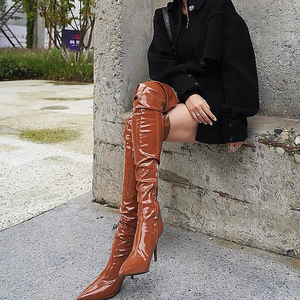 2022秋冬超性感过膝长靴浅棕色漆皮大腿靴弹力瘦瘦靴修腿马靴高跟