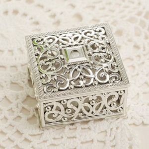 仿古镂空花纹塑料盒镀金方形喜糖果盒银色创意古典婚庆中式回礼包