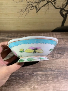 清代同治年绿松石粉彩花卉蝴蝶碗(价格优惠，品种丰富）古董瓷器