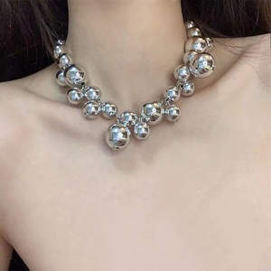 夸张气质短款锁骨链女高级感冷淡风银色大串珠项链设计感小众颈链