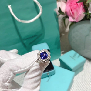 99新tiffany蒂芙尼soleste系列戒指铂金镶坦桑石戒指二手闲置