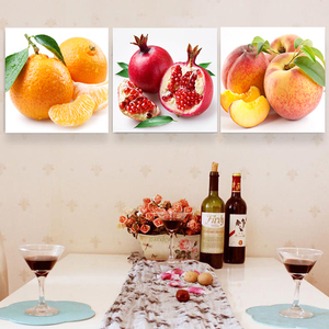 餐厅装饰画现代简约饭厅挂画三联水果壁画清新无框画橙子石榴桃子
