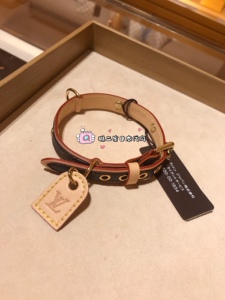 日本代购直邮 lv 经典老花 牛皮logo吊牌 宠物小型犬项圈 脖套